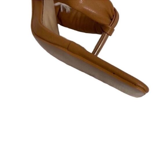 PrettyLittleThing Padded Brown Square Mouth Thong
Sandals(Size 5) - Picture 10 of 10